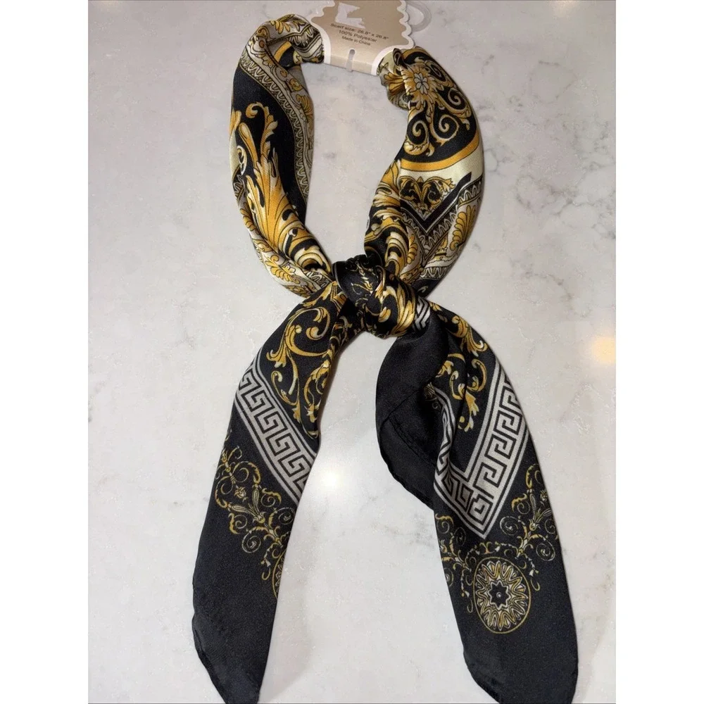 SUNDAY STATE Women's‎ Scarf Square Silk Like Poly Neckerchief Bag Bandana 27